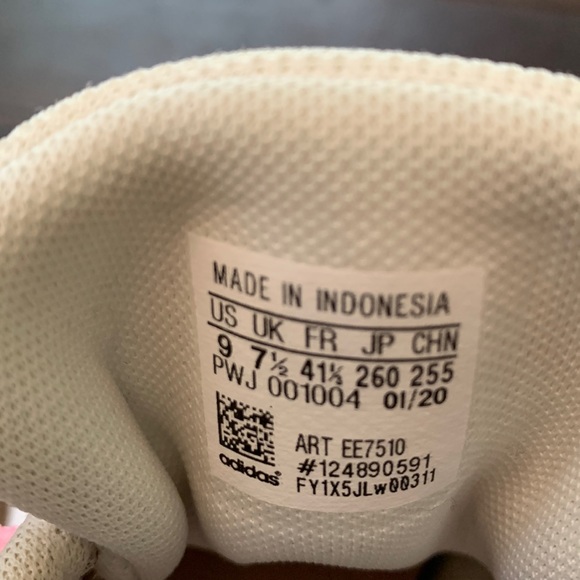 Adidas grand court women’s size 9 with custom shoes laces - Picture 5 of 8